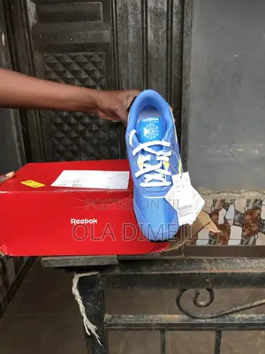 Reebok Sneakers