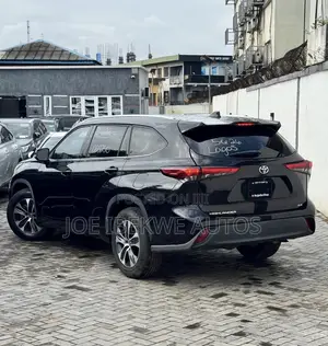 Toyota Highlander XLE 2021 Black