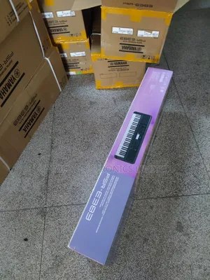 PER E383 Yamaha Keyboard