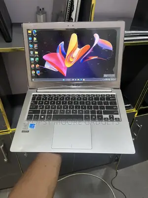 Laptop Asus ZenBook UX303UA 8GB Intel Core i7 SSD 128GB