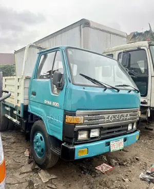 Toyota Dyna 200 Company Used 6 Tyres