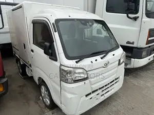 Foreign Used Daihatsu Hijet Cooling Truck.