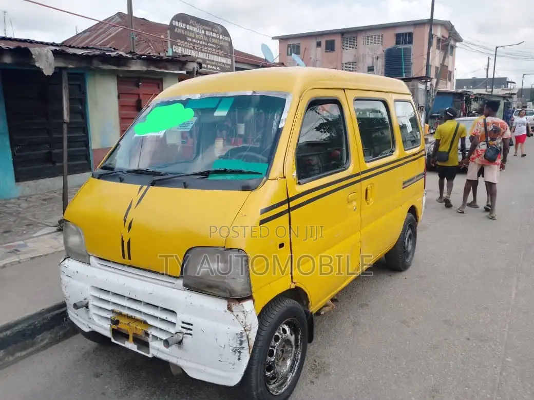Suzuki Every 2000 Yellow