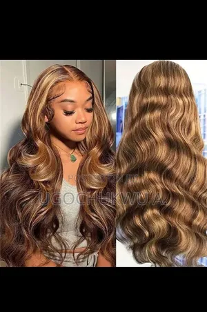 Long Body-Wave/Bouncy Wig