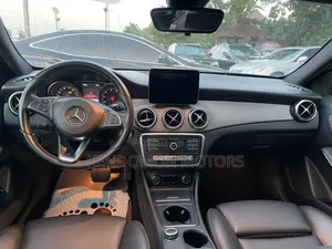 Mercedes-Benz GLA 250 2017 Black