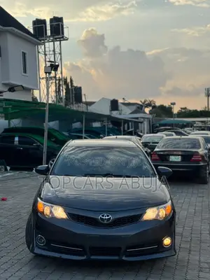 Toyota Camry SE 4dr Sedan (2.5L 4cyl 6A) 2013 Gray