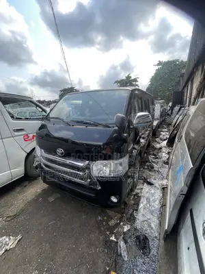 Toyota HiAce 2012 Black
