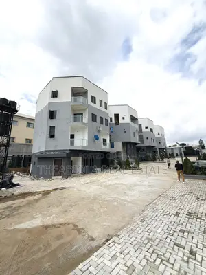 4bdrm Maisonette in Wuye, Abuja for rent