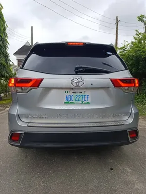 Toyota Highlander Limited 4x2 V6 (3.5L 6cyl 8A) 2018 Black