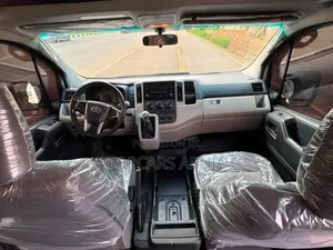 Toyota HiAce 2020 White