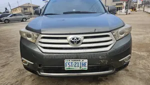 Toyota Highlander 2010 Gray