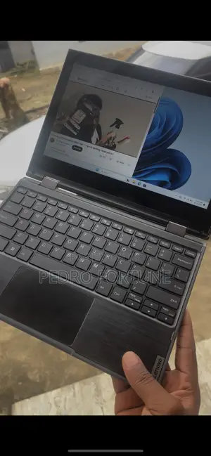 Laptop Lenovo 300e 4GB Intel Core i3 SSD 128GB