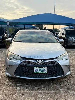 Toyota Camry SE 4dr Sedan (2.5L 4cyl 6A) 2015 Gray