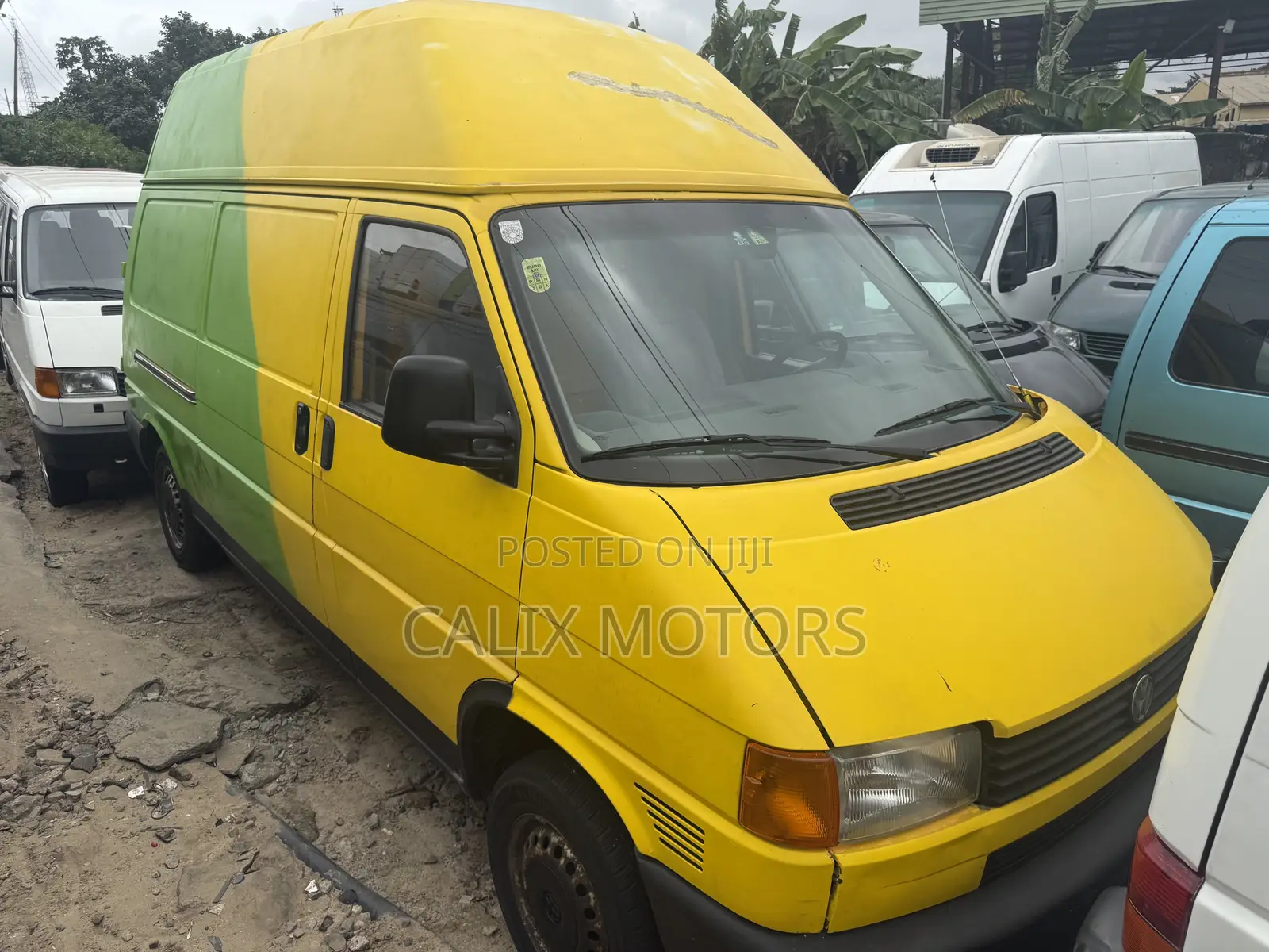 Volkswagen Transporter 2009 Yellow