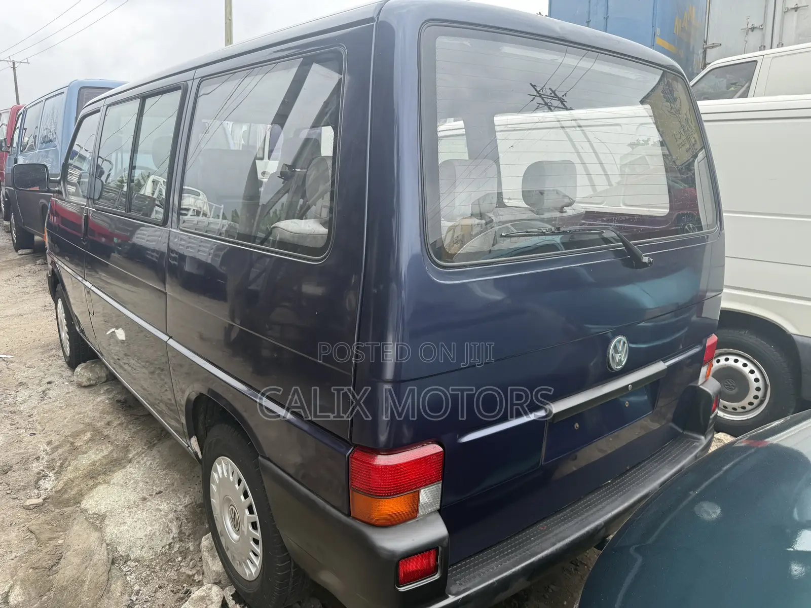 Volkswagen Transporter 2010 Blue