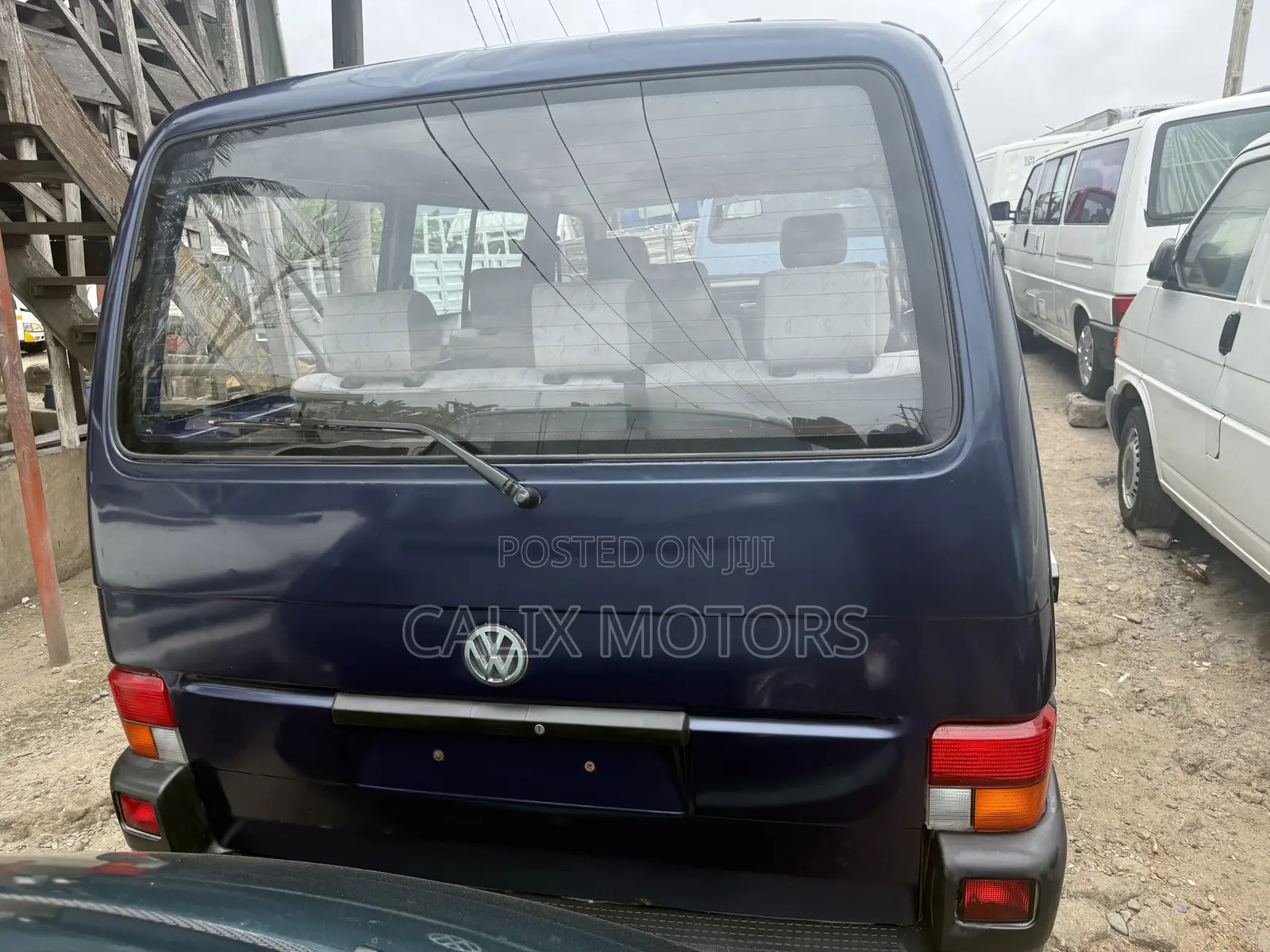 Volkswagen Transporter 2010 Blue