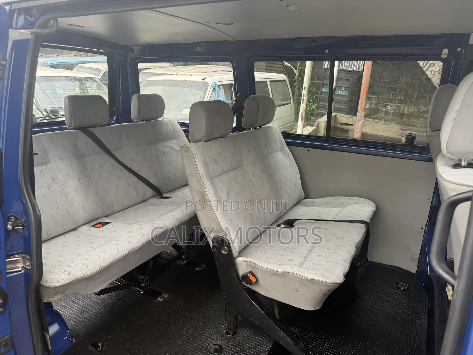 Volkswagen Transporter 2010 Blue