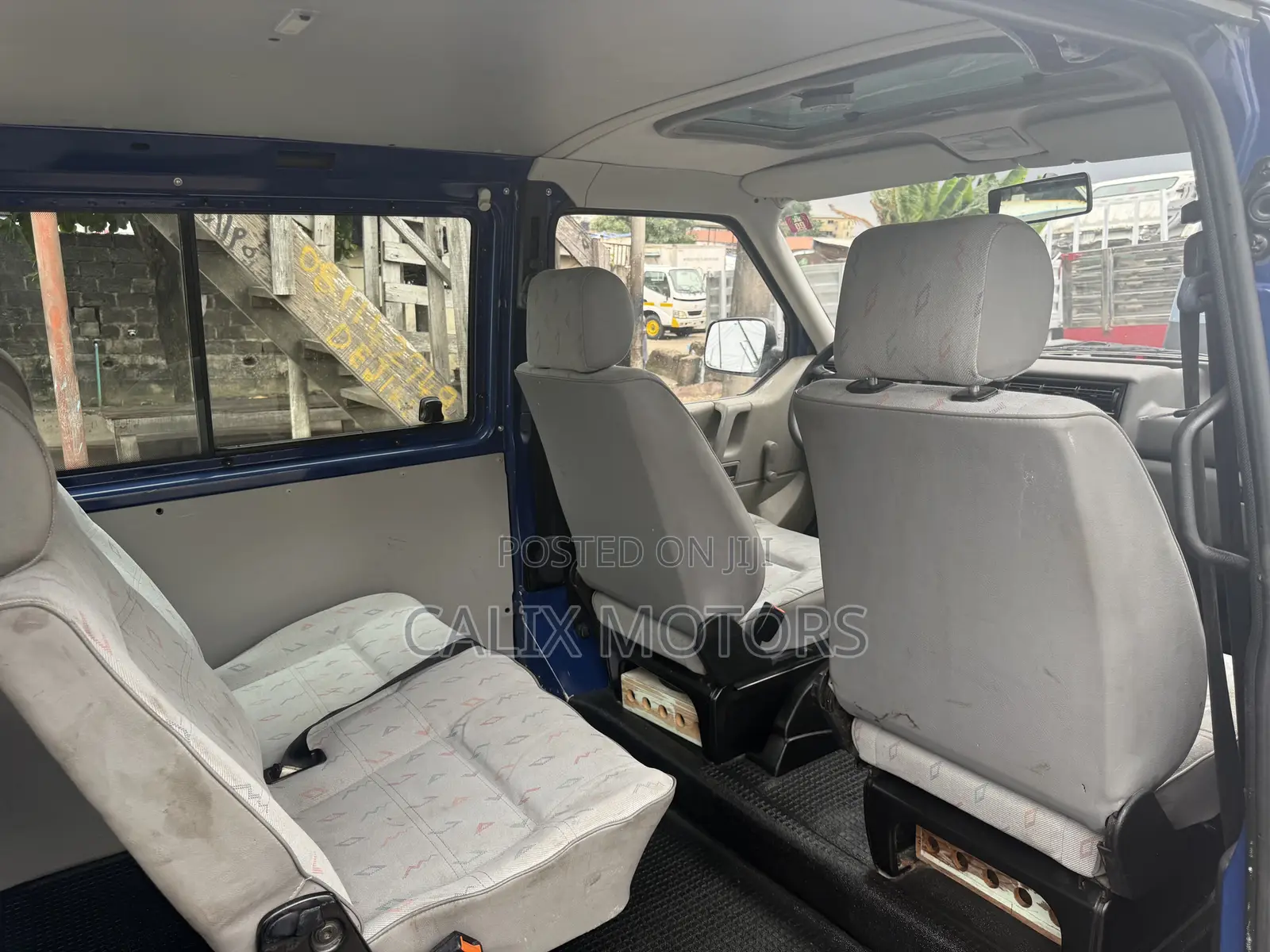 Volkswagen Transporter 2010 Blue