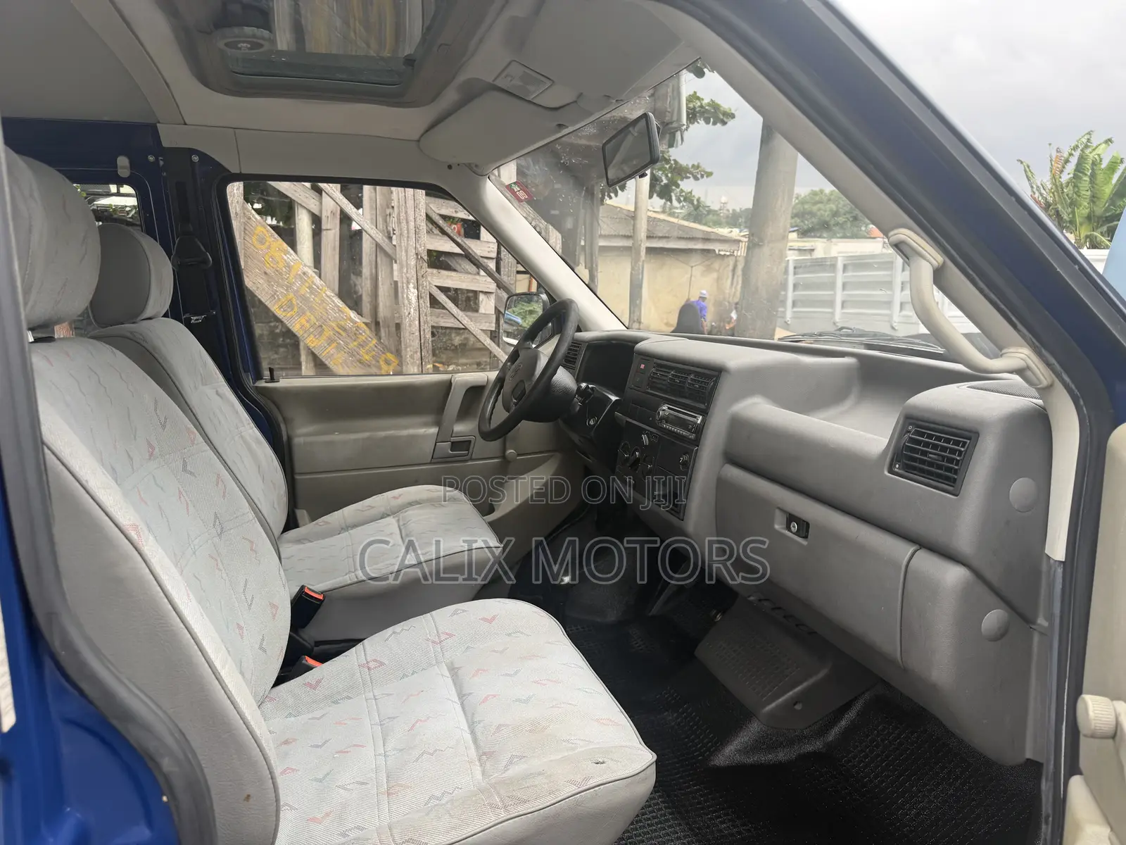 Volkswagen Transporter 2010 Blue