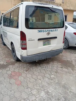 Toyota HiAce 2007 White