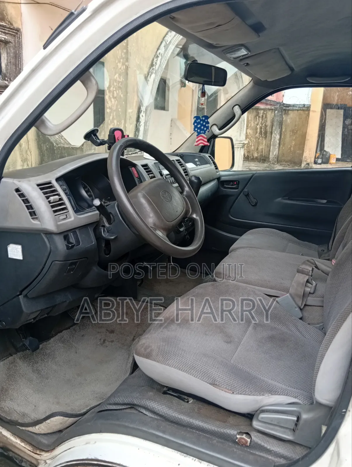 Toyota HiAce 2007 White
