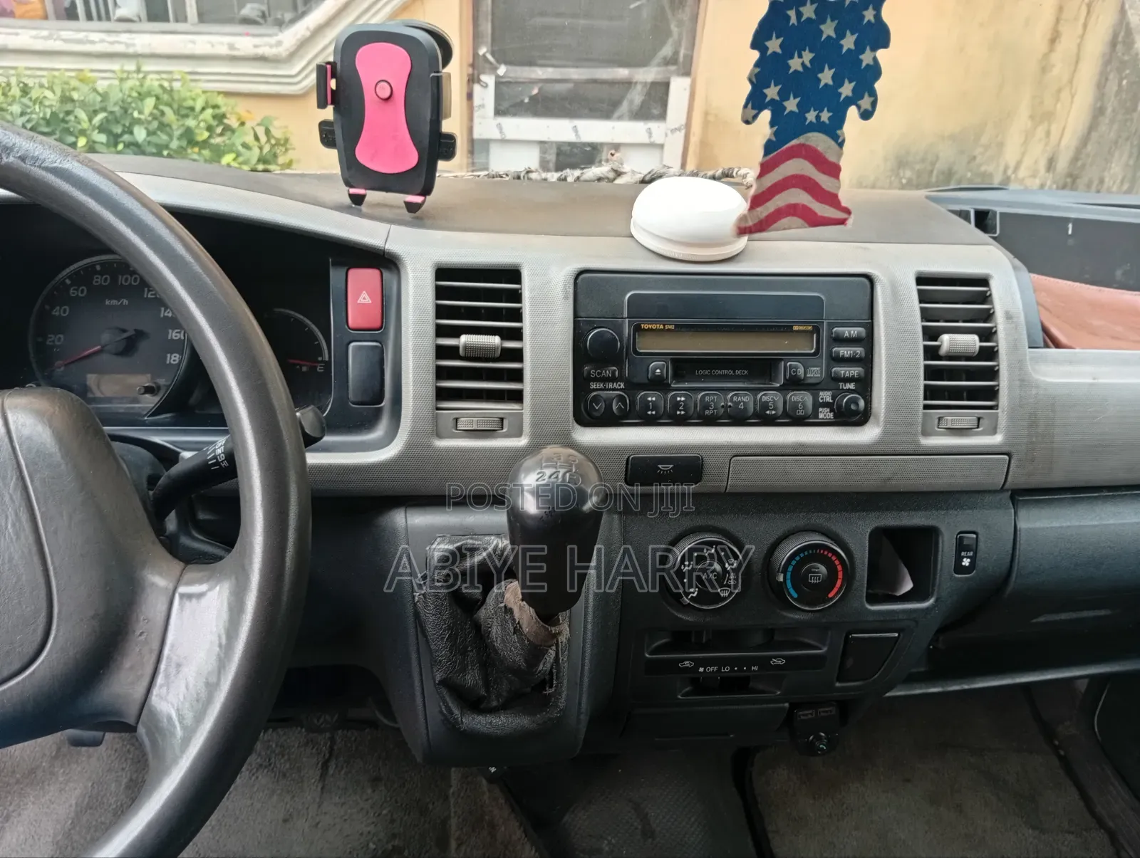 Toyota HiAce 2007 White
