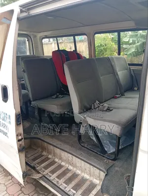Toyota HiAce 2007 White