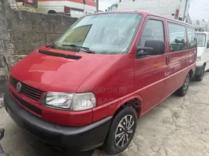 Volkswagen Transporter 2010 Red