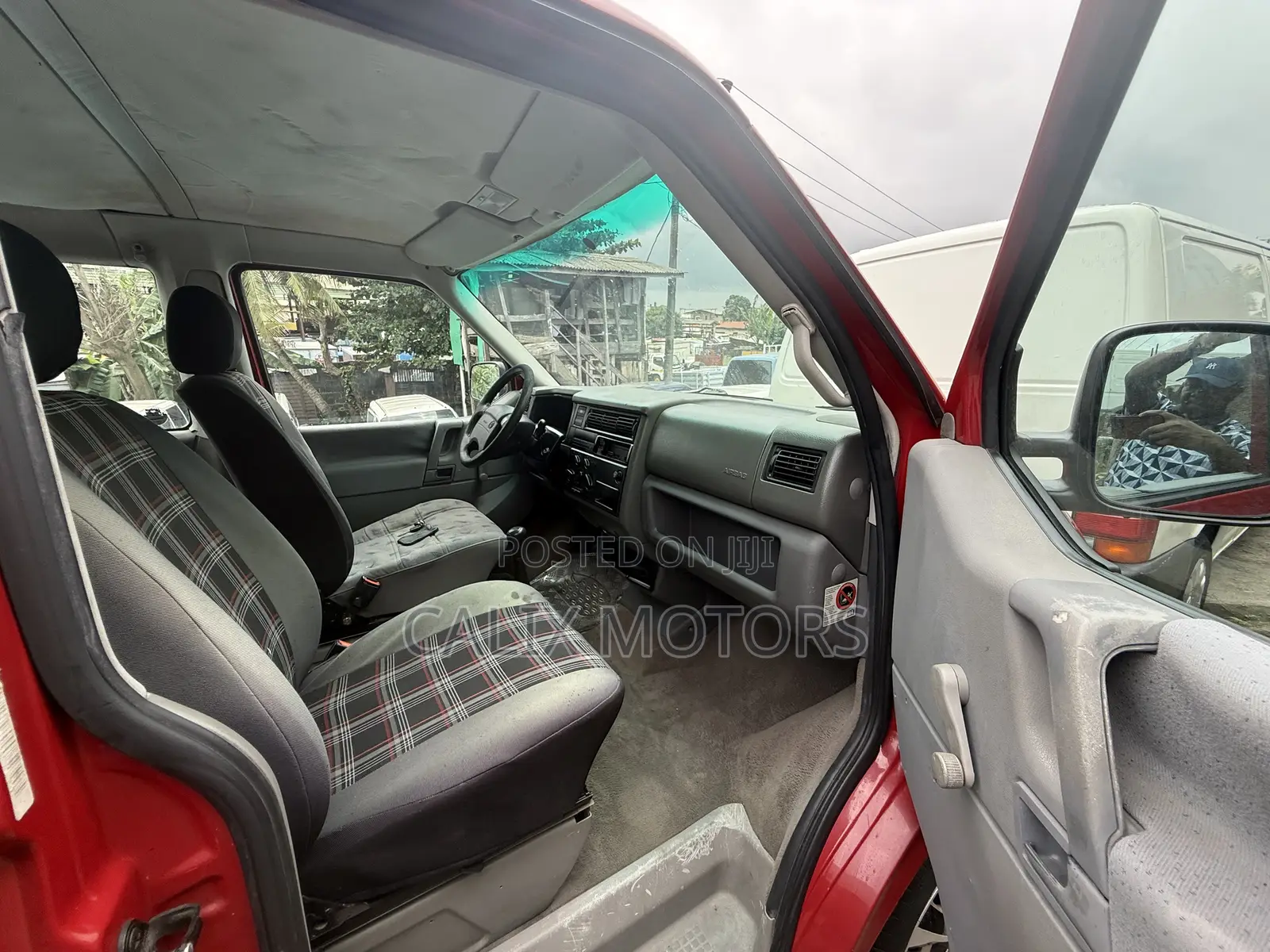 Volkswagen Transporter 2010 Red