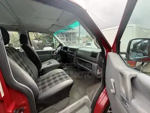Volkswagen Transporter 2010 Red
