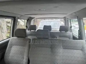 Volkswagen Transporter 2010 Red