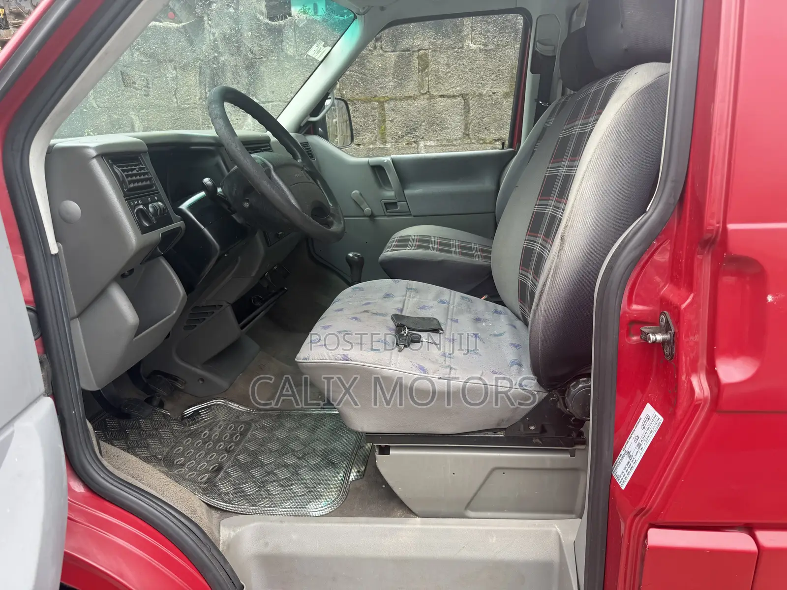 Volkswagen Transporter 2010 Red