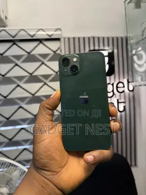 Apple iPhone 13 128 GB Green