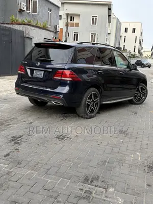 Mercedes-Benz GLE-Class 2018 Blue