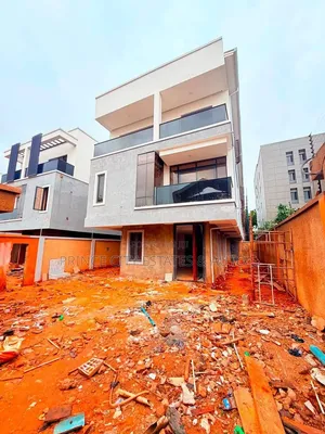 Furnished 5bdrm Duplex in Gra for sale
