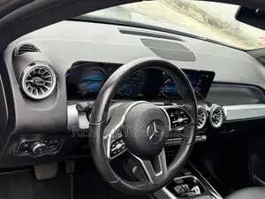 Mercedes-Benz GLB-Class 2022