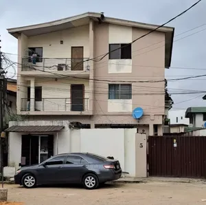 3bdrm Block of Flats in Off Medina for sale