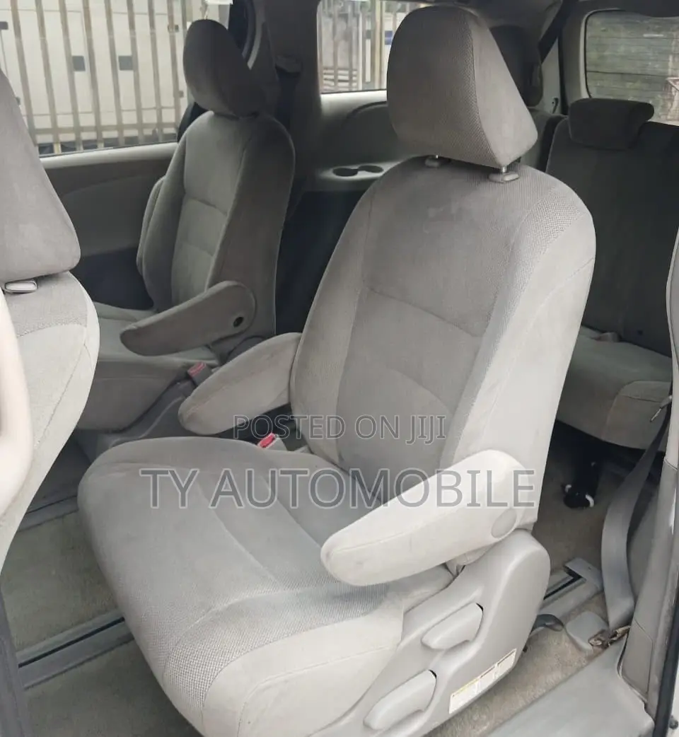 Toyota Sienna 2012 White