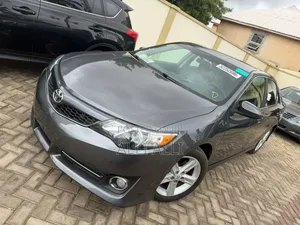 Toyota Camry SE 4dr Sedan (2.5L 4cyl 6A) 2013 Gray