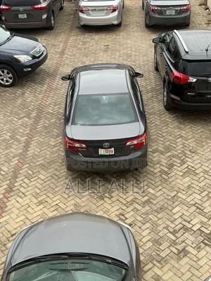 Toyota Camry SE 4dr Sedan (2.5L 4cyl 6A) 2013 Gray