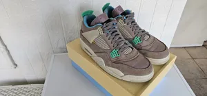 Air Jordan 4 Retro Union Taupe Haze.