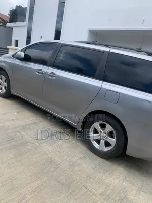 Toyota Sienna 2014 Silver