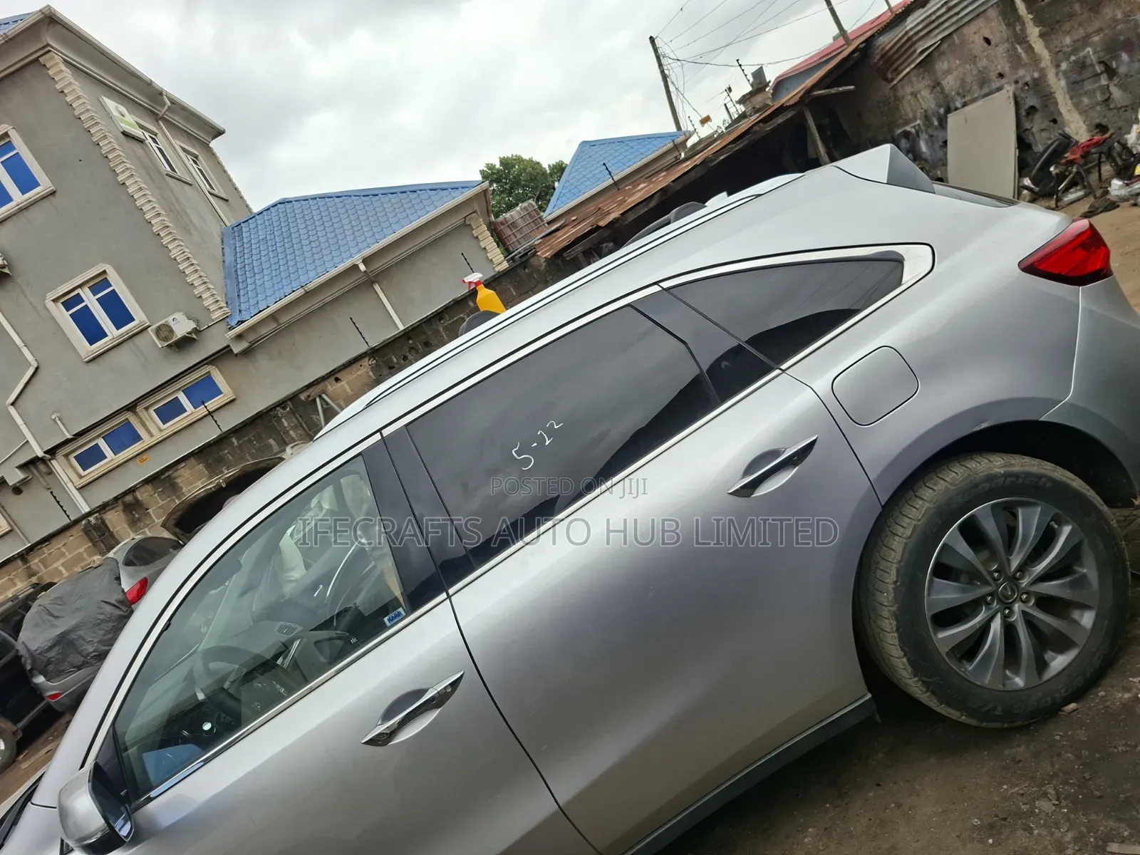 Ceramic Tint/ Tinted Glass Service