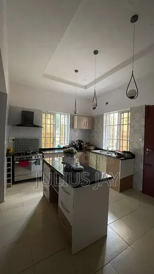Furnished 3bdrm Duplex in Cooplang Estate, Chevron for rent