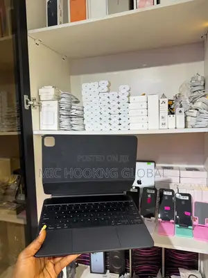 Apple iPad Pro 13 (2024) 4 GB Gray