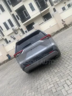 Toyota RAV4 XLE Premium AWD 2019 Silver