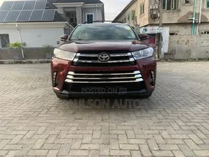 Toyota Highlander XLE 4dr SUV AWD (3.5L 6cyl 6A) 2015 Red