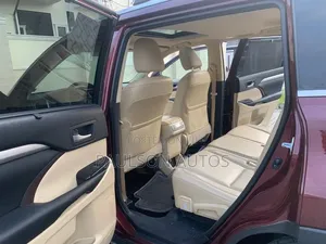 Toyota Highlander XLE 4dr SUV (3.5L 6cyl 6A) 2014 Red