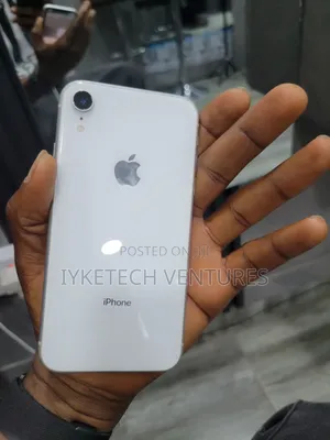 Apple iPhone XR 64 GB White