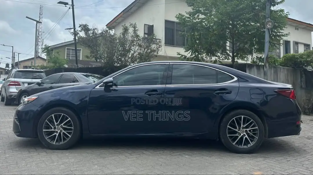 Lexus ES 2017 Blue